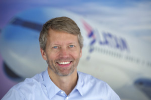 LATAM supera marco de 30 destinos internacionales desde Brasil